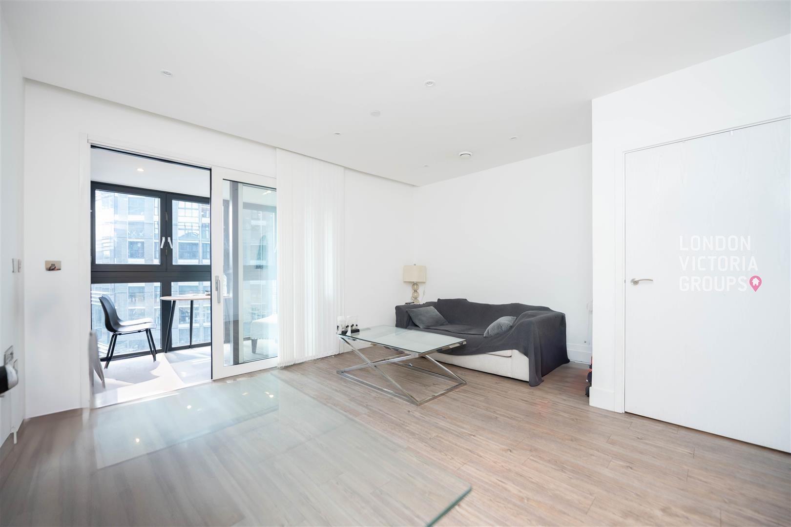 1 bed property in Wiverton Tower, 4 New Drum Street, London